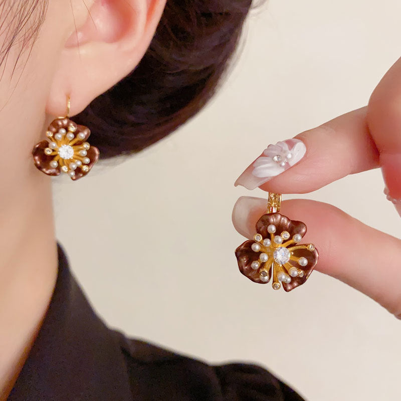 Elegant Zircon Pearl Petal Ear Cuff Earrings – Floral Design