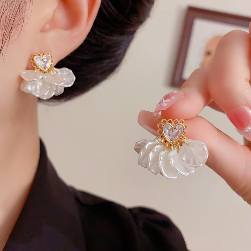 Eaioncol Heart CZ Acrylic Petal Drop Earrings Gold