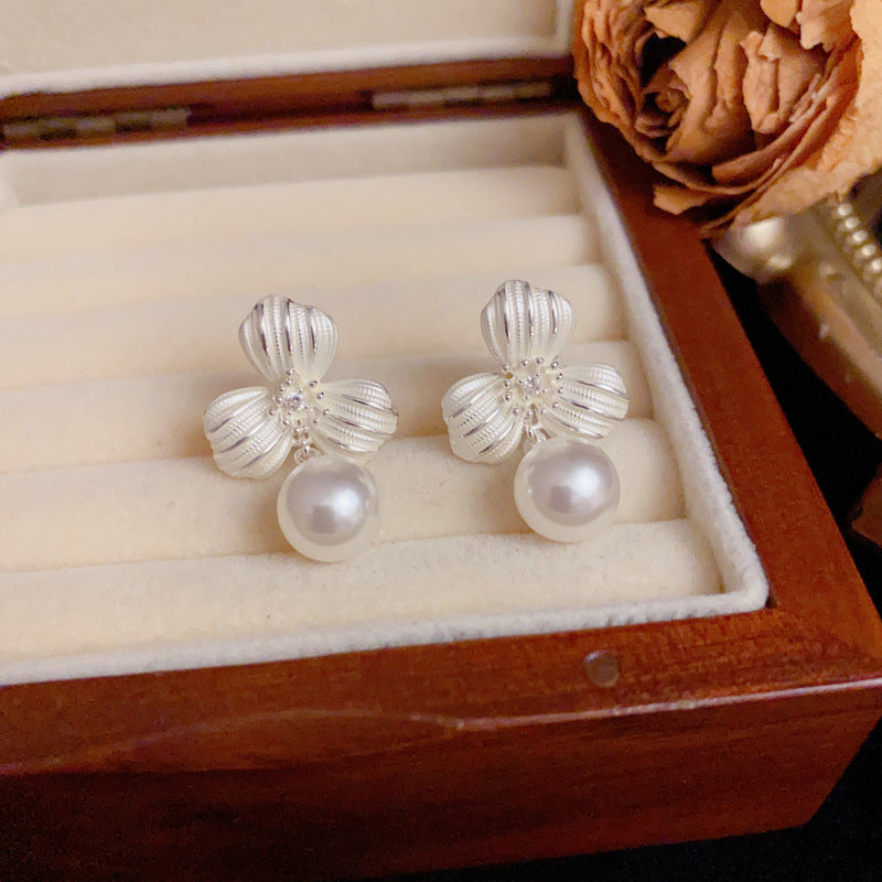 Silver Three-Leaf Flower & Pearl Drop Earrings – S925 Silver Needle