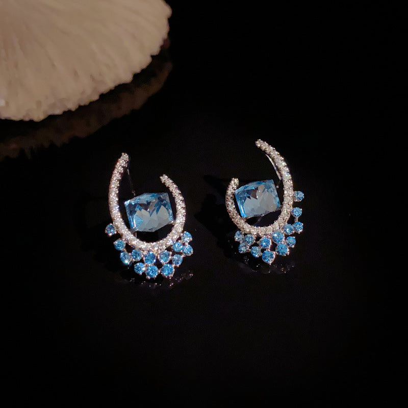 S925 Vintage Blue U-Shaped Zircon Stud Earrings – Geometric Design