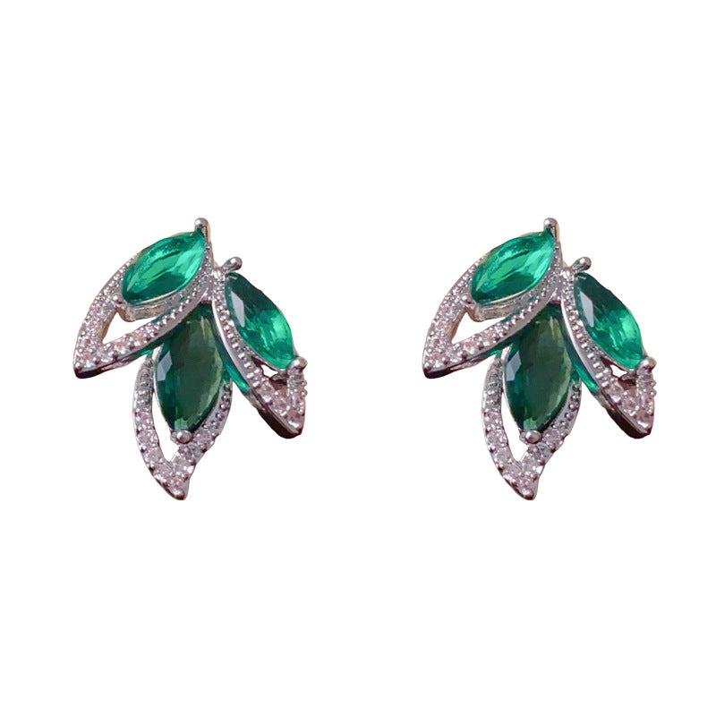 Elegant Green Leaf Stud Earrings – French Retro Botanical Design