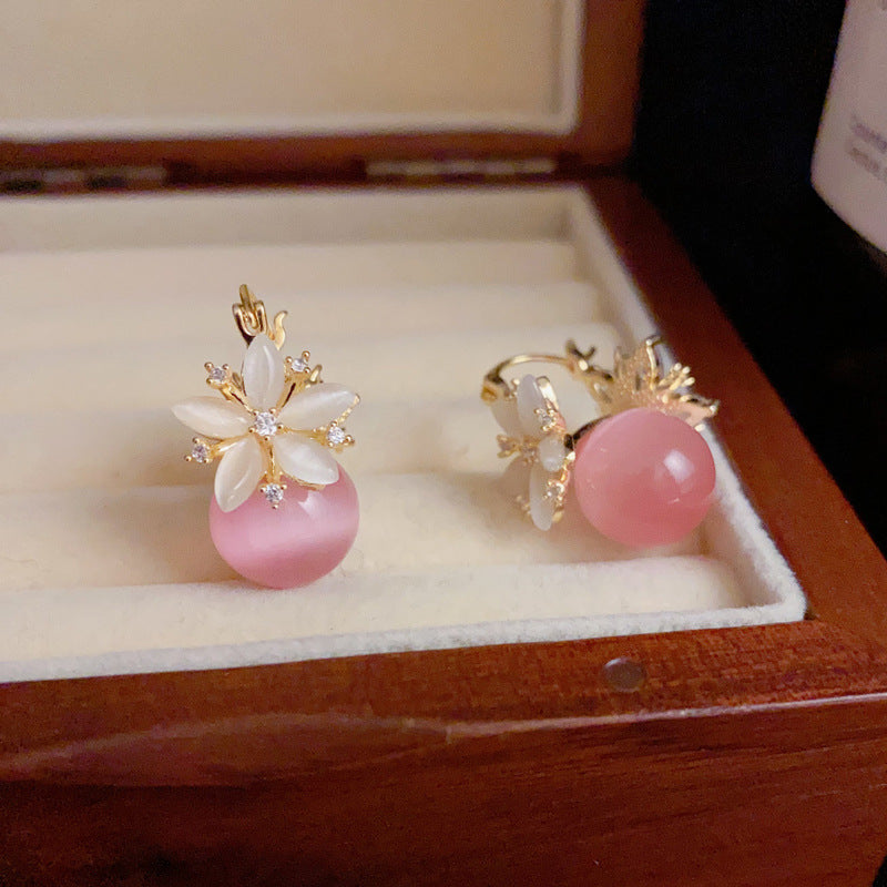 14K Gold-Plated Cats Eye Flower Pearl Clip-On Earrings – Luxury Design