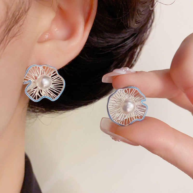 14K Gold Vintage Pearl Leaf-Edge Earrings – Elegant French Style