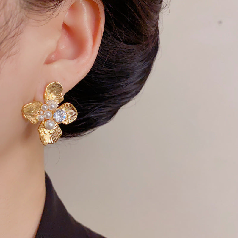 Eaioncol Floral Petal Pearl Stud Earrings 18K Gold