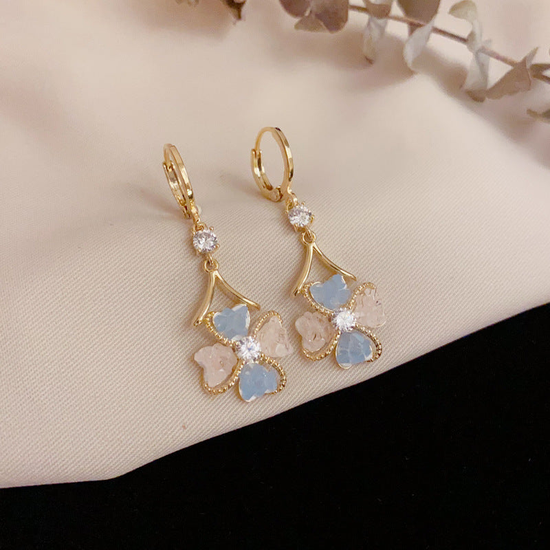 14K Gold Sweet Zircon Heart & Flower Tassel Earrings – Elegant Design