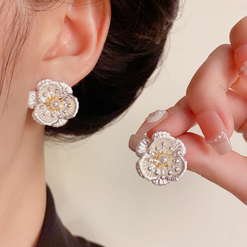 Elegant Matte Silver-Plated Petal Stud Earrings – Floral Design