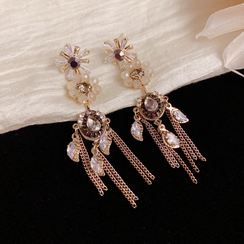 Luxury Petal Teardrop Chain Tassel Drop Earrings – Elegant Design