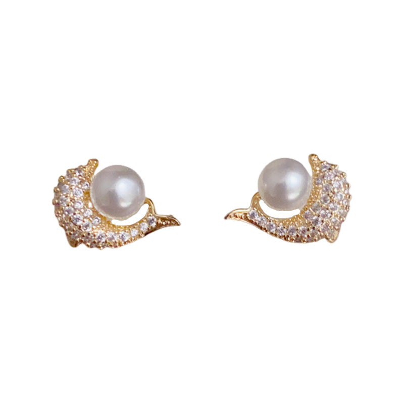 18K Gold Dolphin Pearl Stud Earrings – Sparkling Minimalist Design