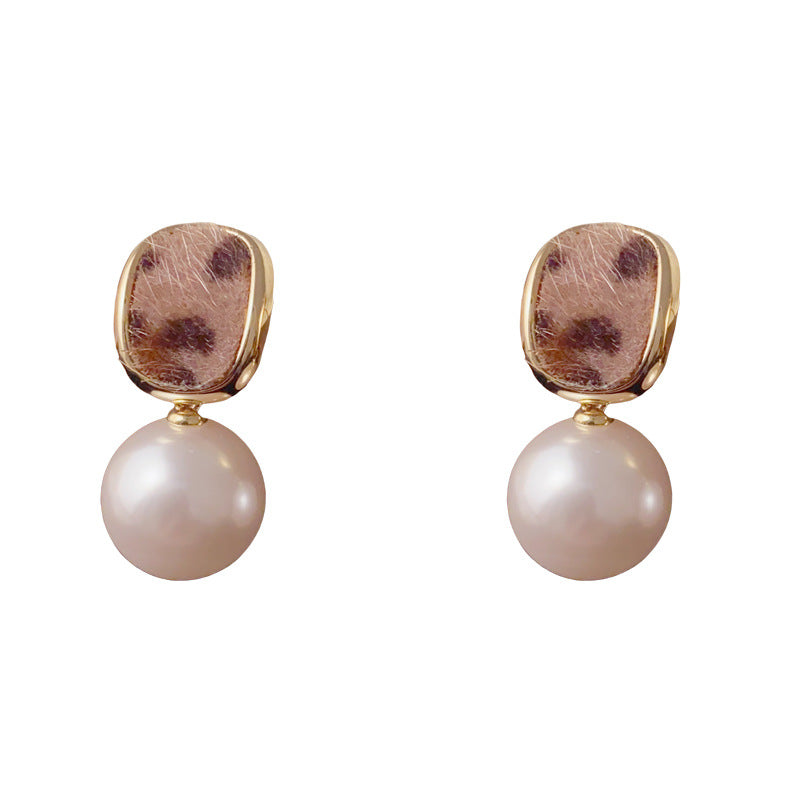 Luxury Leopard Geometric Pearl Drop Earrings – French Retro Design