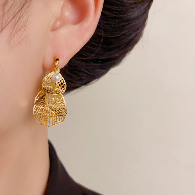 Luxury Pearl Petal Tassel Ear Cuff Earrings – Elegant Floral Design
