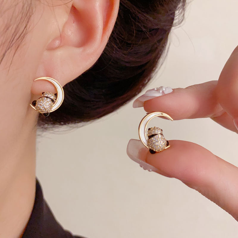 Luxury Shell Moon Bear Stud Earrings – Elegant Design
