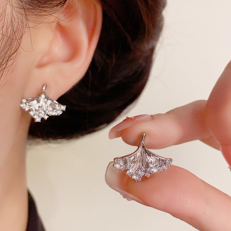 14K Gold Luxury Zircon Ginkgo Leaf Stud Earrings – Elegant Design