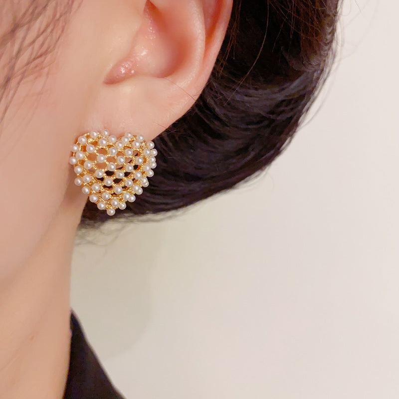 Luxury Pearl & Hollow Heart Stud Gold Earrings – Elegant Design