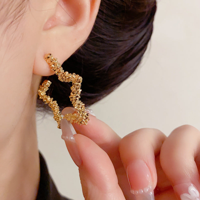 Elegant Metal Pentagram Star Hoop Earrings – Minimalist Design