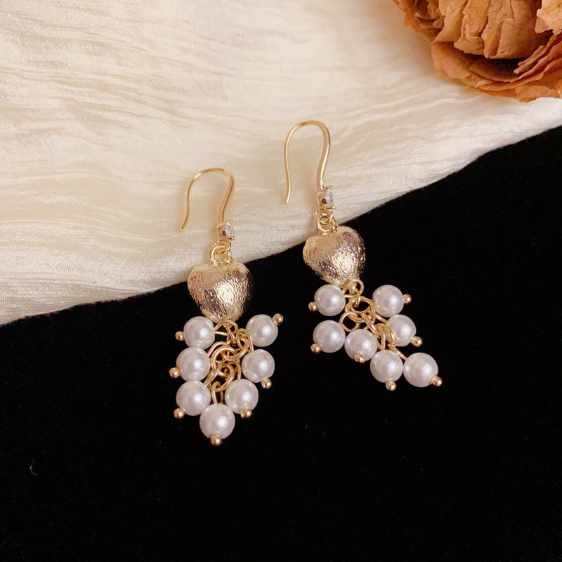 Luxury Metal Heart & Pearl Tassel Ear Hook Earrings – Elegant Design