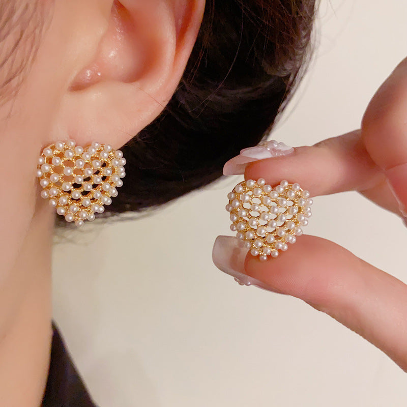 Luxury Pearl & Hollow Heart Stud Gold Earrings – Elegant Design