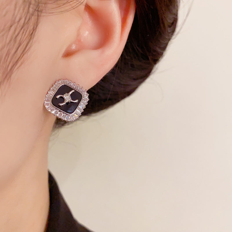 14K Gold Full Zircon Rhombus Ear Clip - Chic Elegance Design