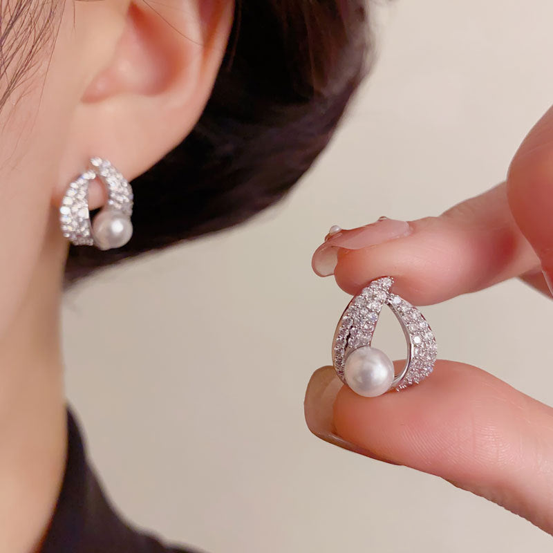 Elegant Zircon Geometric Pearl Stud Earring – French Minimalist Design