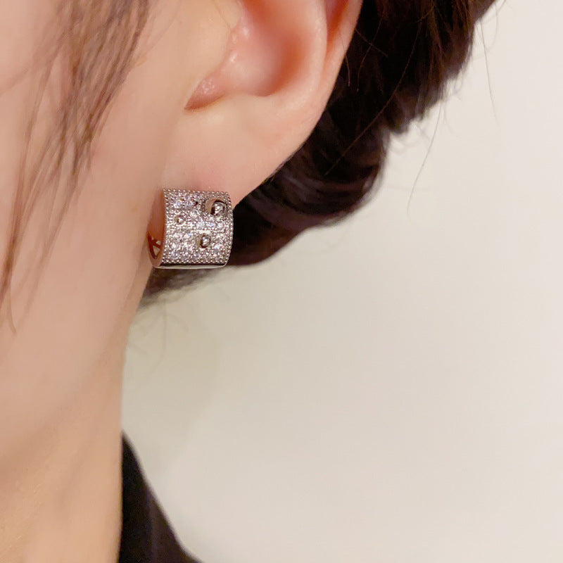 14K Gold-Plated Diamond Square Hollow Hoop Earrings - Retro-Inspired