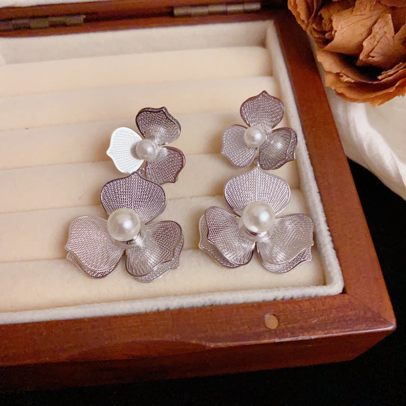 Luxury Metal Double-Layer Pearl & Flower Drop Earrings– Elegant Design