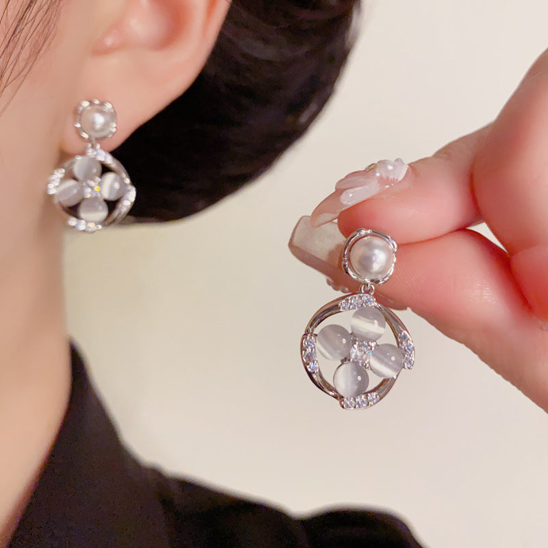 Elegant Flower Petal Geometric Pearl Earrings – Silver Needle Design