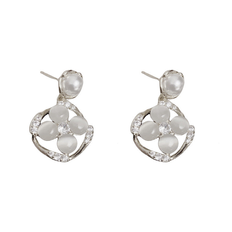 Elegant Flower Petal Geometric Pearl Earrings – Silver Needle Design