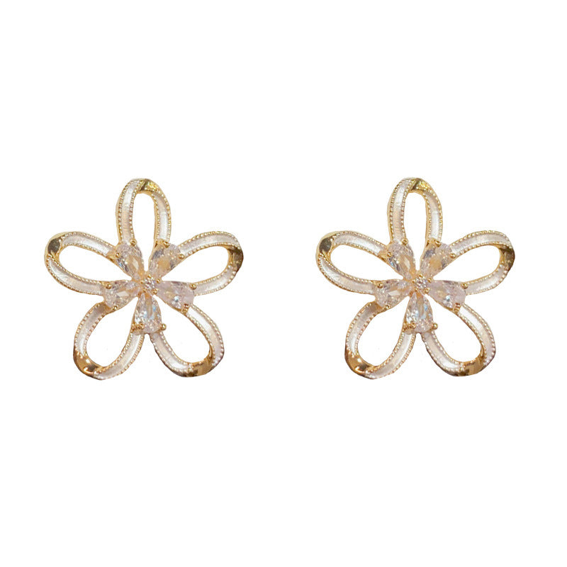 14K Gold Open Flower Stud Earrings - Chic Elegance Design