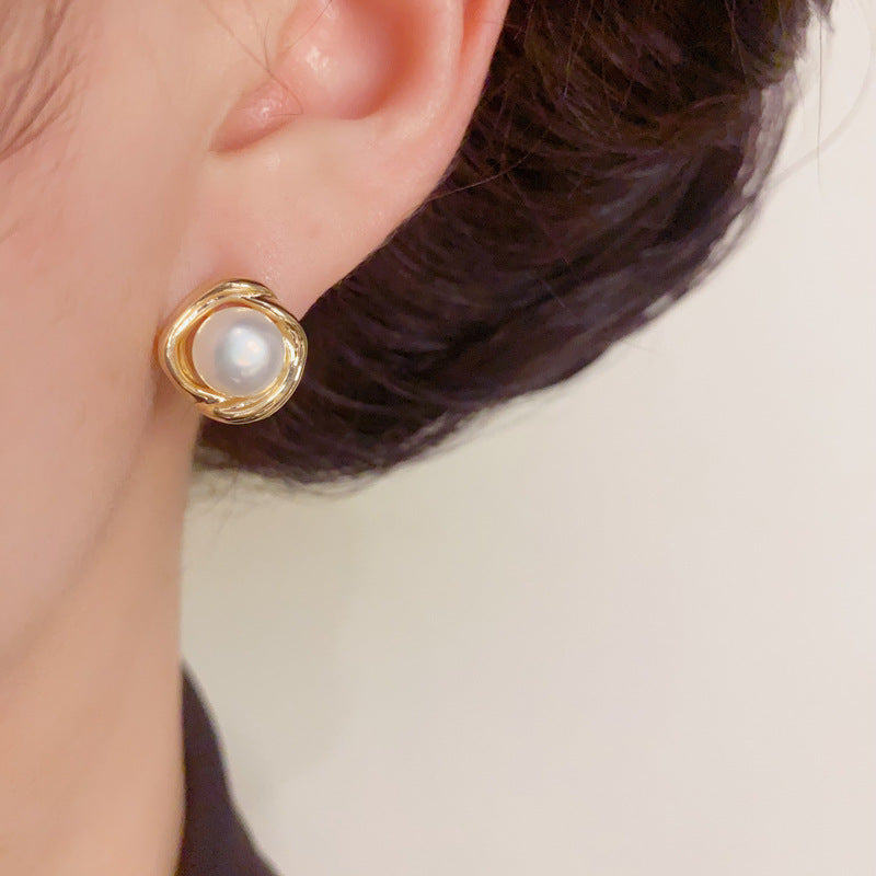 Irregular Metal & Freshwater Pearl Stud Gold Earrings – Elegant Design