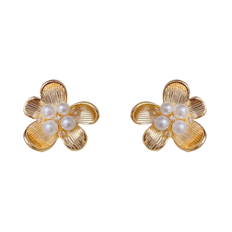 Luxury Metal Pearl Flower Stud Earrings – Elegant Floral Design