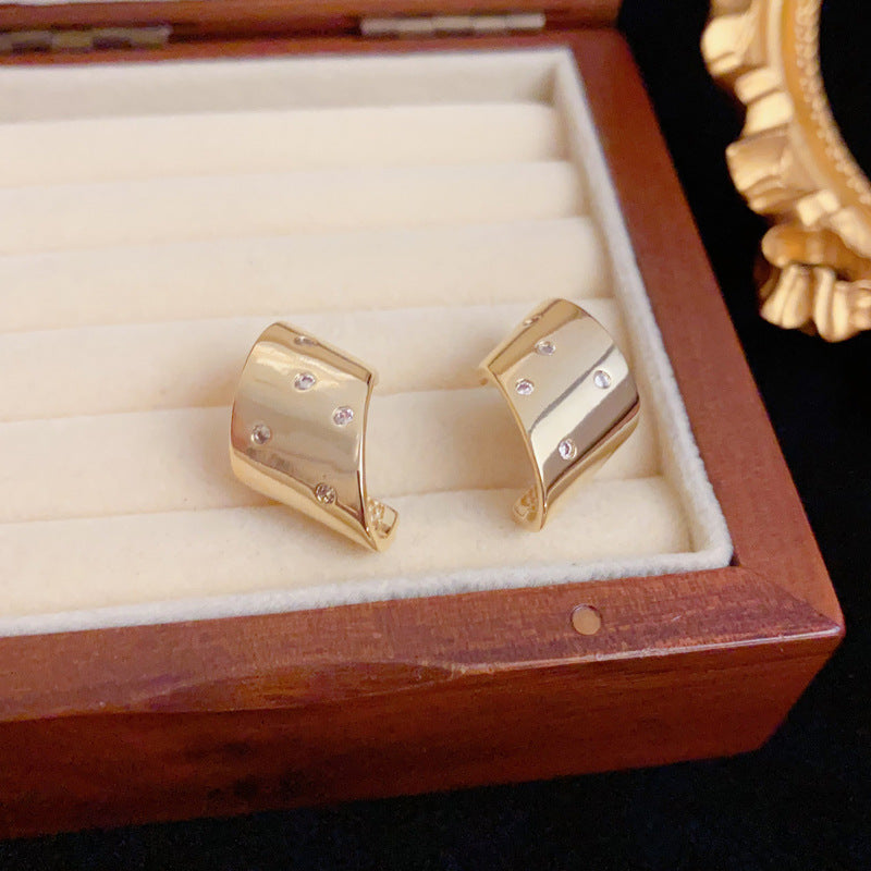 Elegant Zircon Irregular Metal Earrings – Geometric Design