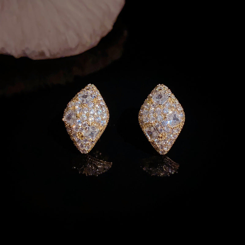 14K Gold Luxury Zircon Waterdrop Stud Earrings – Geometric Design