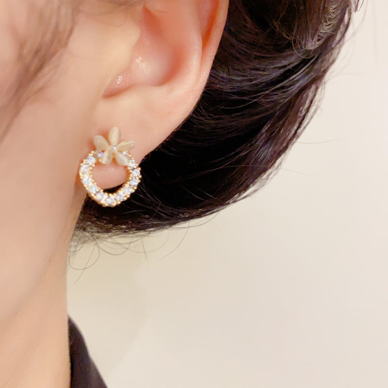 14K Gold Flower Diamond-Shaped Stud Earrings – Delicate Chic Design