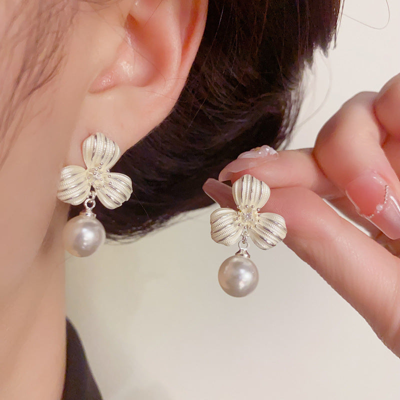 Silver Three-Leaf Flower & Pearl Drop Earrings – S925 Silver Needle