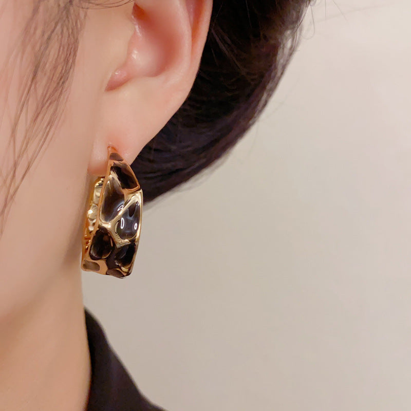 Luxury Leopard Enamel Hoop Earrings – Elegant Retro Design