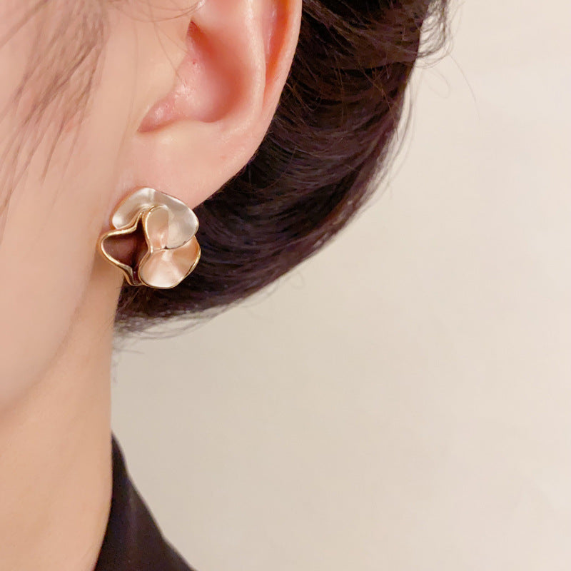 Elegant Contrasting Twisted Petal Stud Earrings – Floral Design