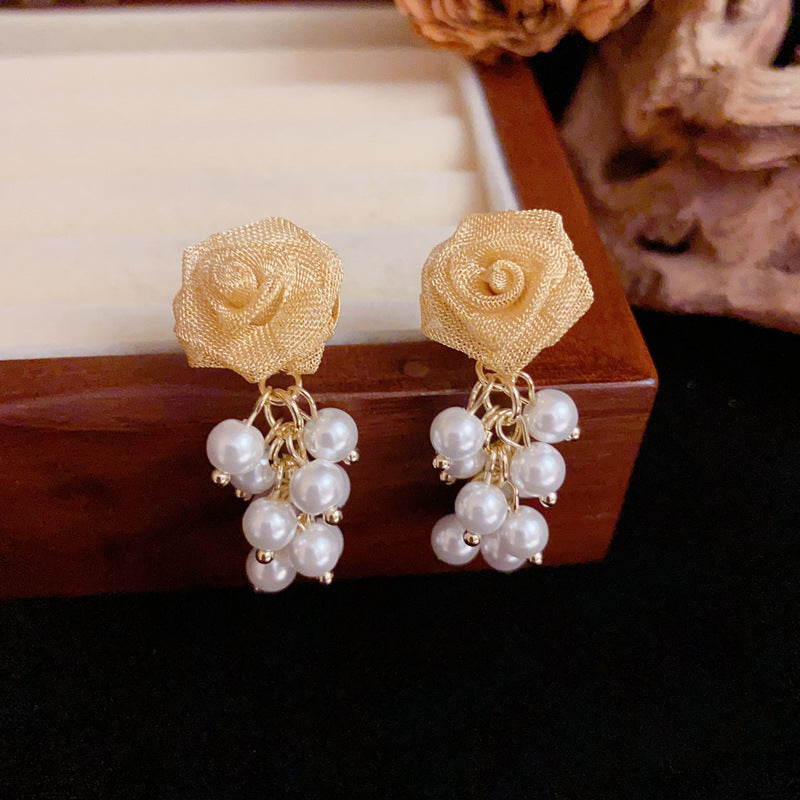 Luxury Mesh Rose & Pearl Tassel Drop Earrings – Elegant Floral Design