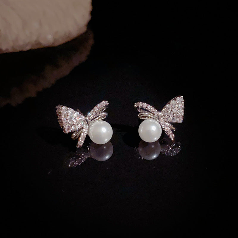 14K Gold Luxury Zircon Bow & Pearl Stud Earrings – Elegant Design