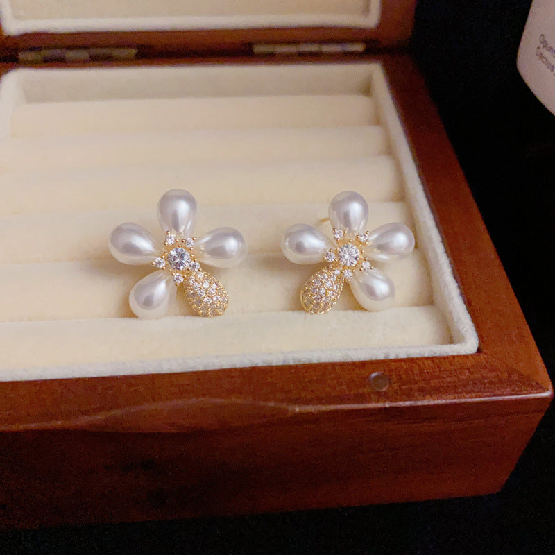 14K Gold Zircon Pearl Petal Stud Earrings – Elegant Floral Design