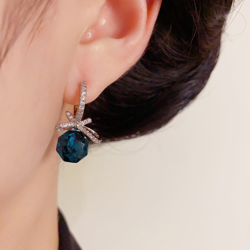 Luxury Zircon Bow & Square Diamond Ear Cuff Earrings – Elegant Design