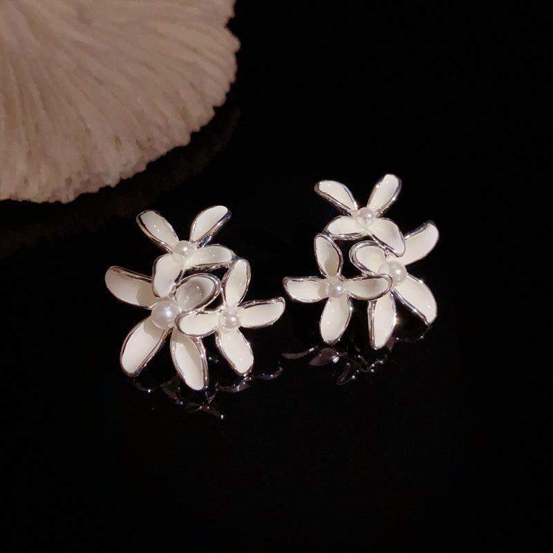 Silver-Plated Bold Enamel Petal Stud Earrings – Elegant Floral Design