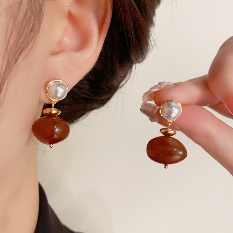 Elegant Irregular Caramel Amber Resin Stud Earrings – Geometric Design