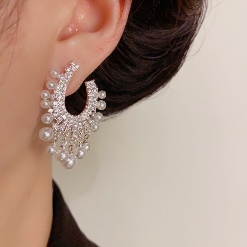 Luxury Droplet Arc & Pearl Earrings – Geometric Elegant Design