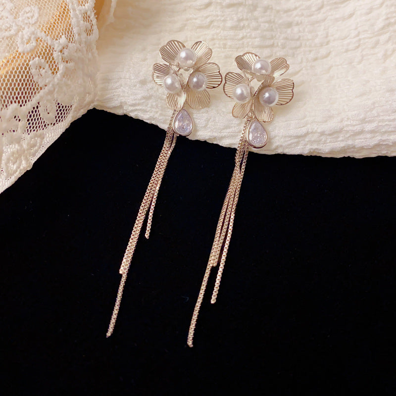 Luxury Metal Pearl Petal Long Tassel Drop Earrings – Elegant Design