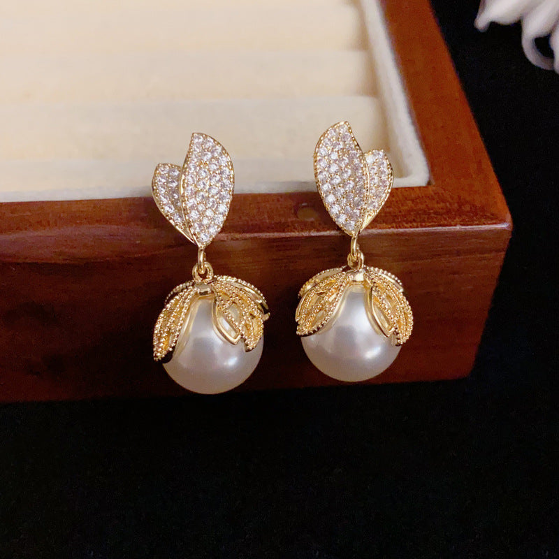 Elegant Zircon Leaf Pearl Drop Earrings – Floral Design