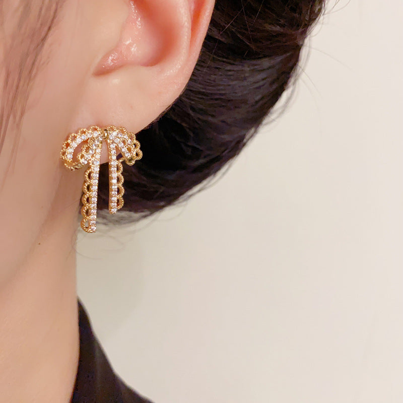 Luxury Zircon Lace-Edge Bow Stud Gold Earrings – Elegant Design