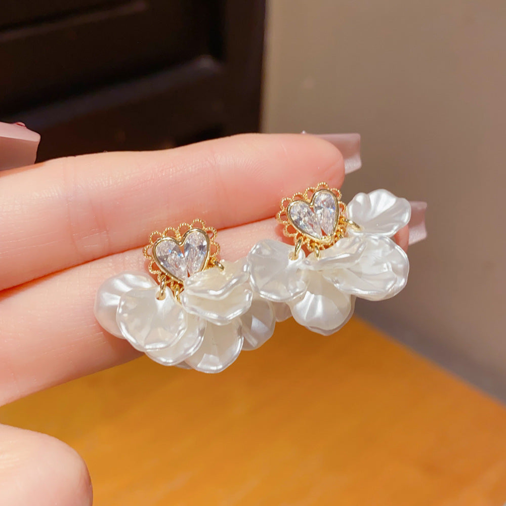 Eaioncol Heart CZ Acrylic Petal Drop Earrings Gold