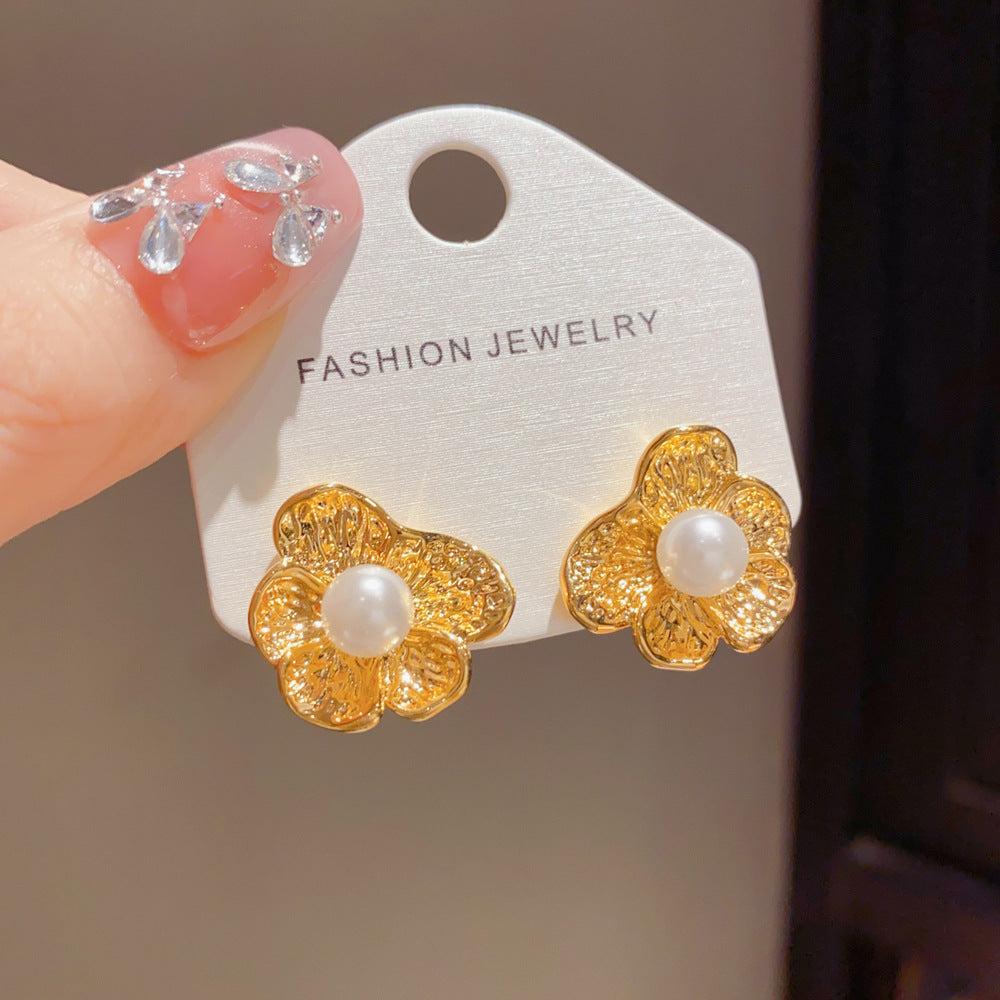 Eaioncol Metal Petal Pearl Stud Earrings Gold