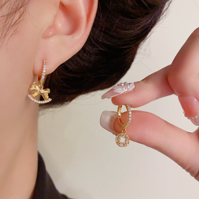 Luxury Zircon Asymmetric Horse Drop Gold Earrings – Elegant Design