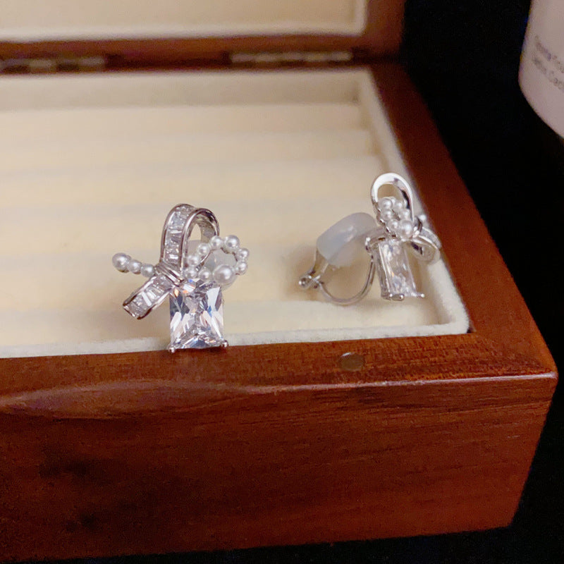 14K Gold Zircon Bow Square Crystal Ear Clip - Chic Elegance Design