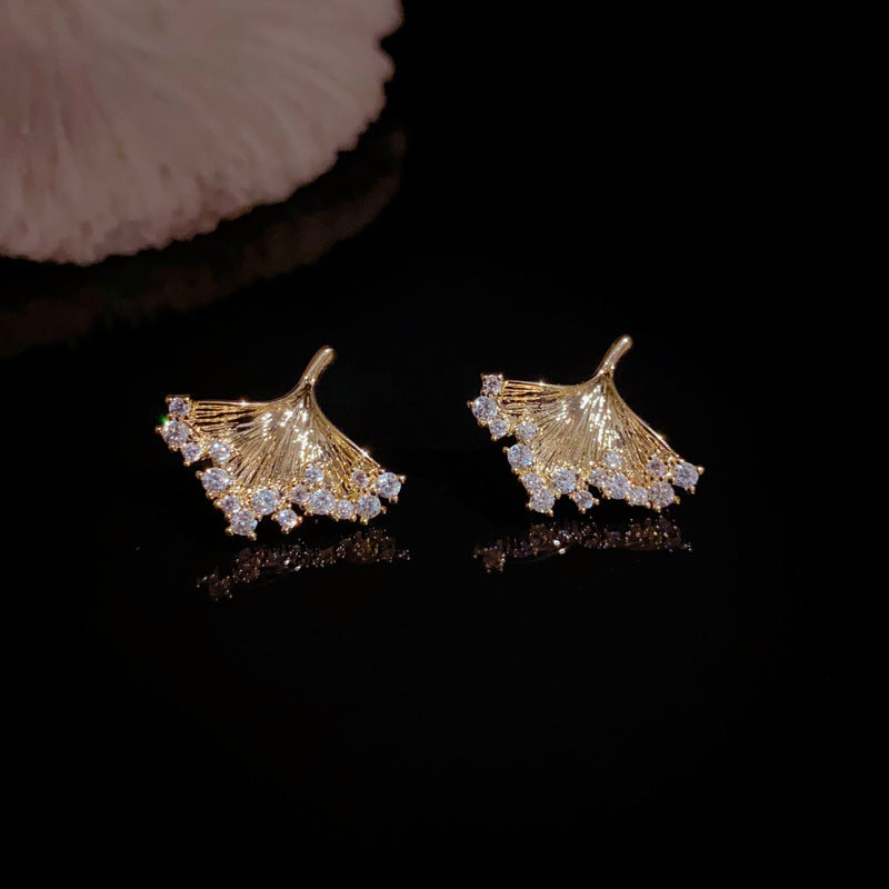 14K Gold Luxury Zircon Ginkgo Leaf Stud Earrings – Elegant Design